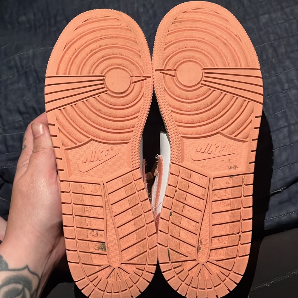 Air Jordan - Picture 2 of 2